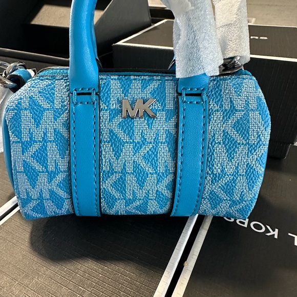 Michael Kors Micro Duffle Keychain (price for one) - Picture 5 of 8